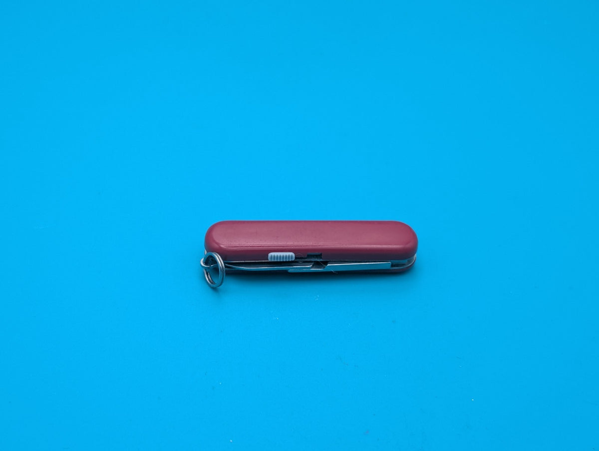 Victorinox Signature Swiss Army Knife Multi Tool! Red!