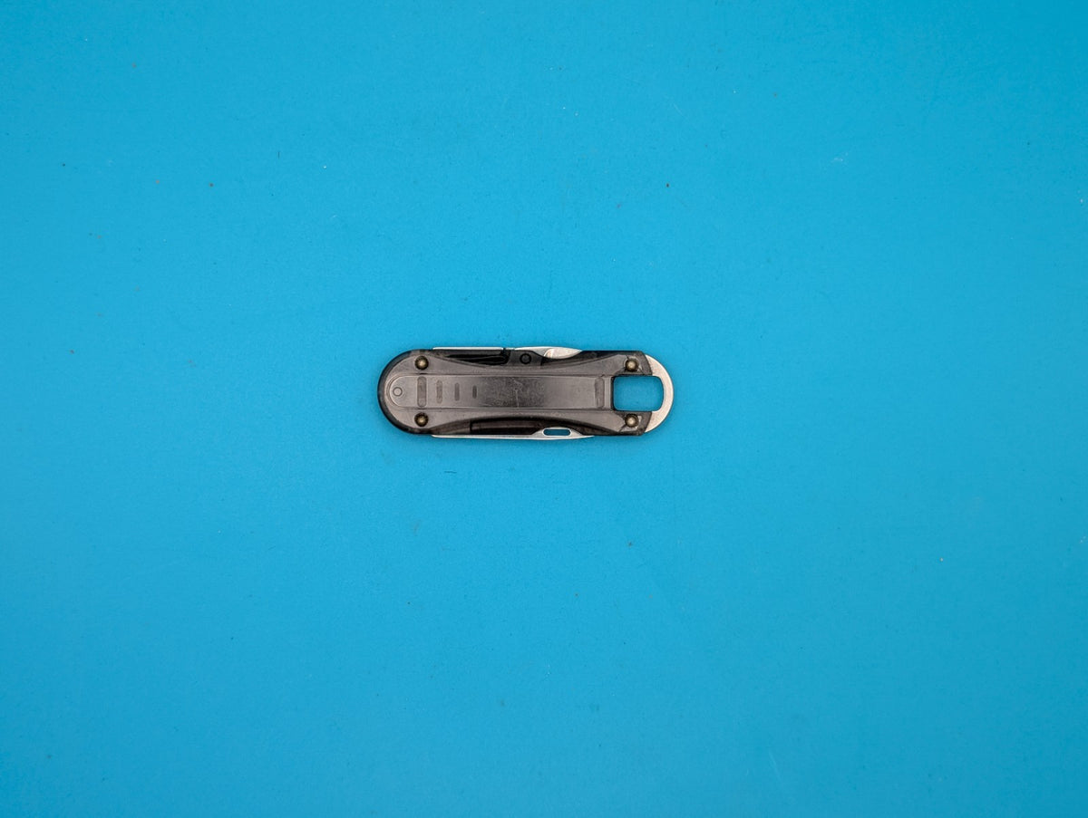 Vintage Buck Newt 421 Pocket Knife w/ Scissors Silver Translucent!