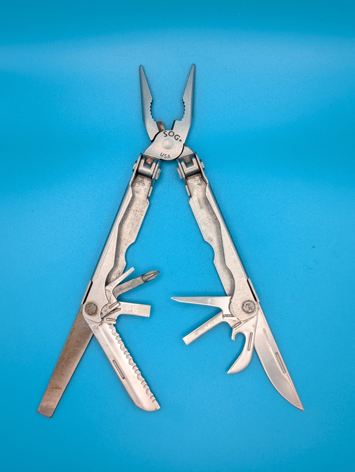 SOG USA PARATOOL Multi-Tool!