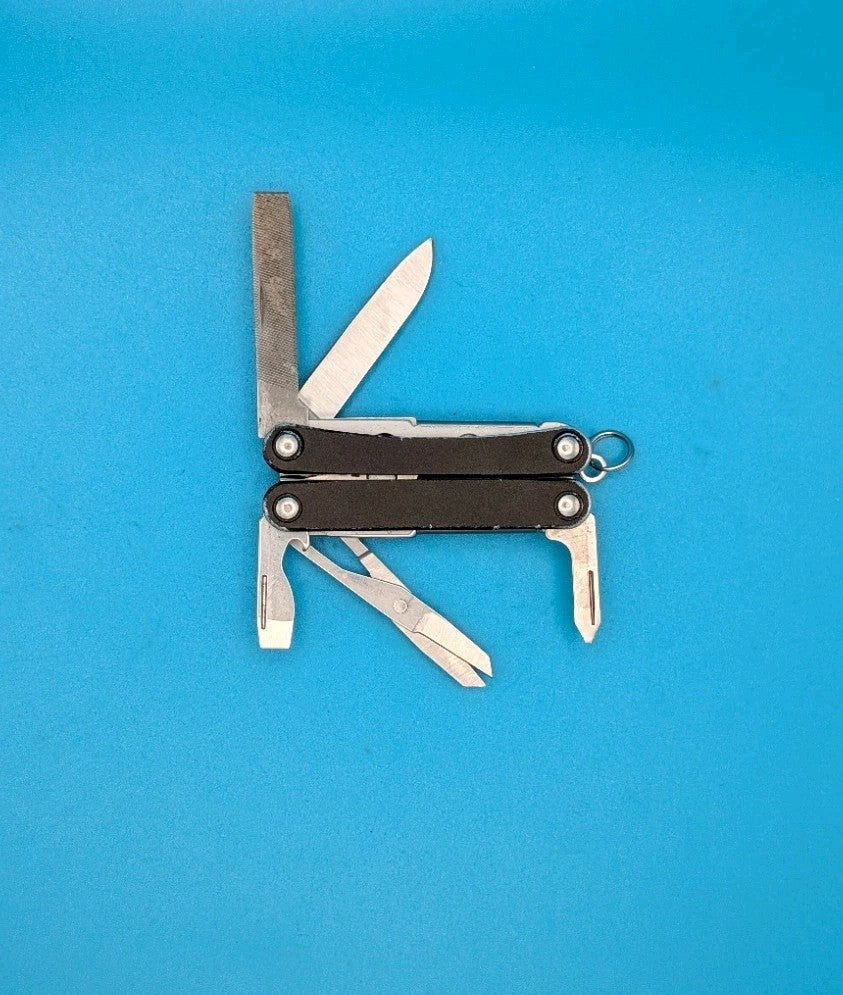 Leatherman SQUIRT PS4 Multi-Tool With Pliers Scissors Knife BLACK!