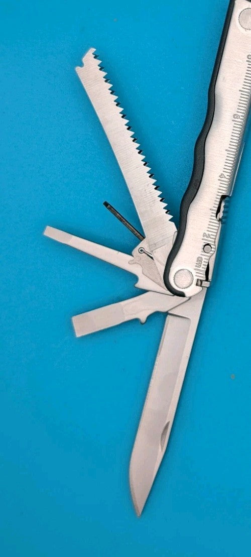 Leatherman BLAST Multi-Tool , Retired Multitool w/ Knife Pliers