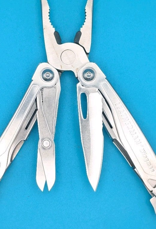 LEATHERMAN WINGMAN MULTI-TOOL! FAST SHIPPING!