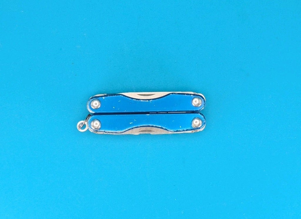 Leatherman Squirt P4 Multi-Tool, Key Ring, Retired, BLUE!