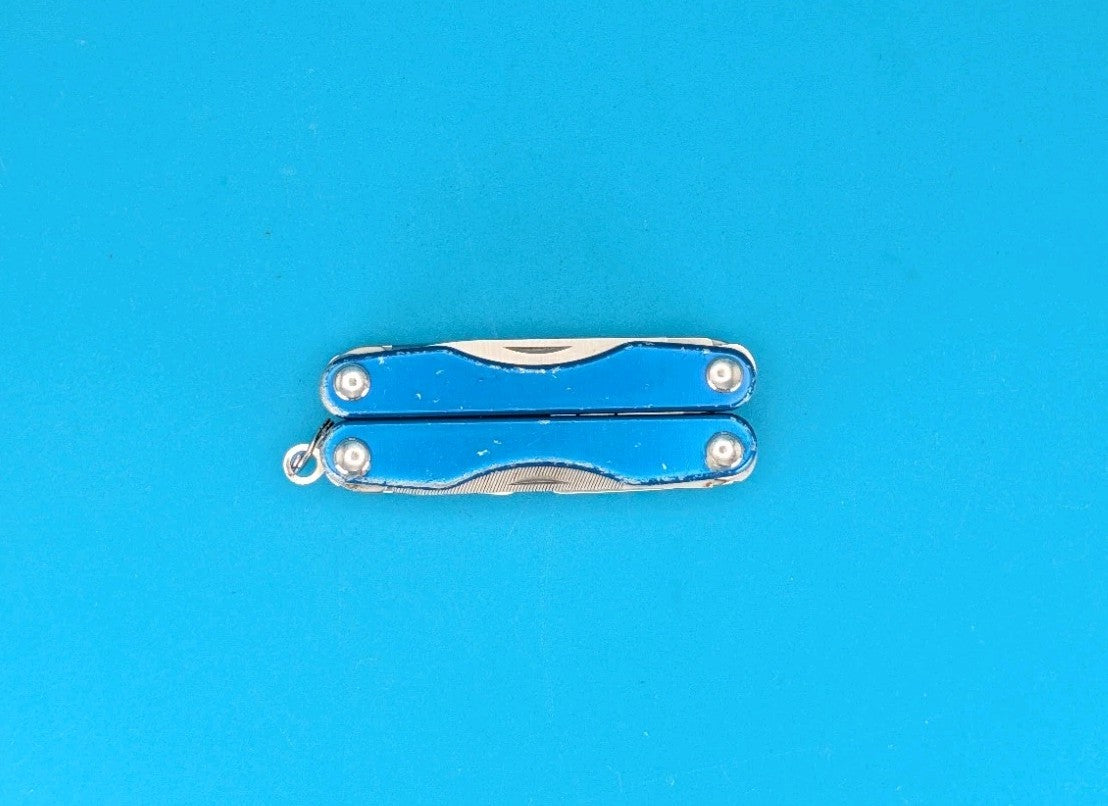 Leatherman Squirt P4 Multi-Tool, Key Ring, Retired, BLUE!
