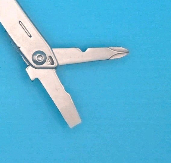 Leatherman Sidekick Multi-Tool, Knife, Pliers, Saw, Stainless!