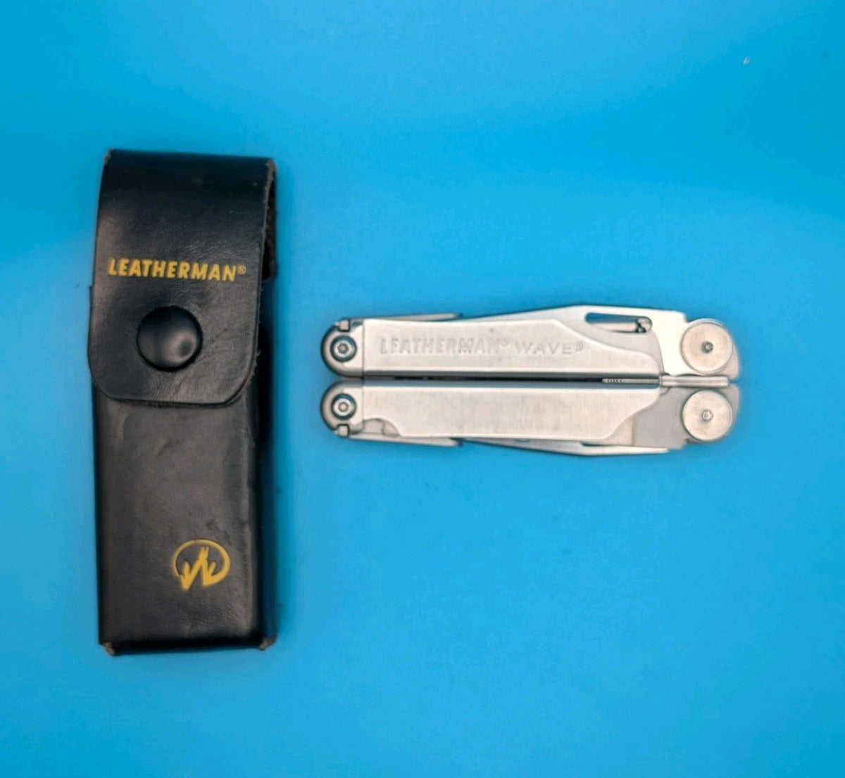 Leatherman Wave Multi Tool! Stainless! Retired! Free Shipping! With Sheath!