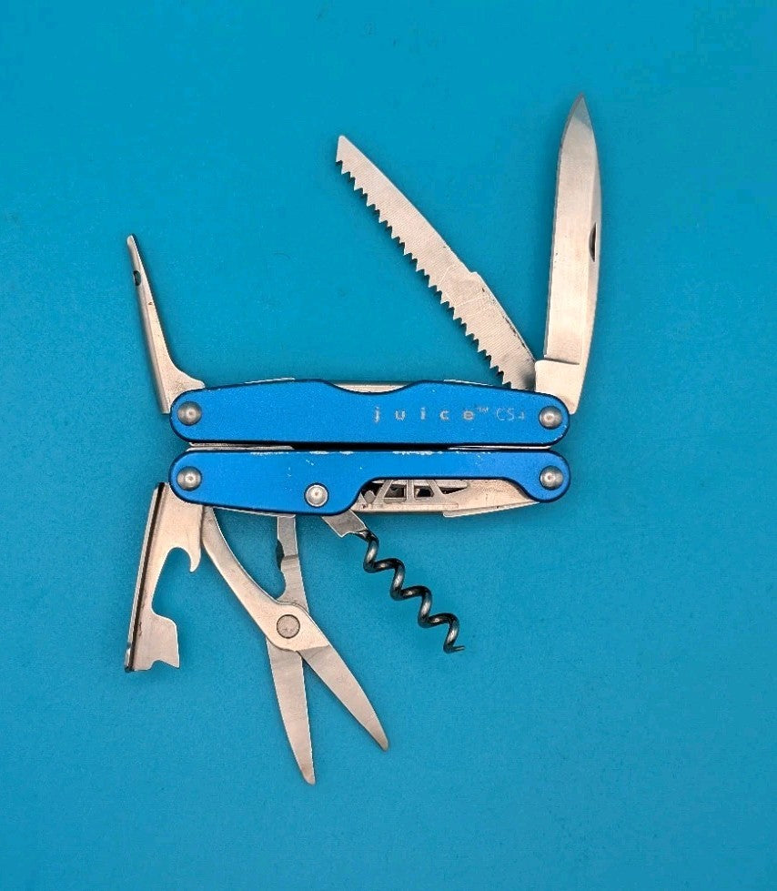 Leatherman Juice CS4 Multi Tool! Retired! GLACIER BLUE! *MICHAEL SIMMONS*