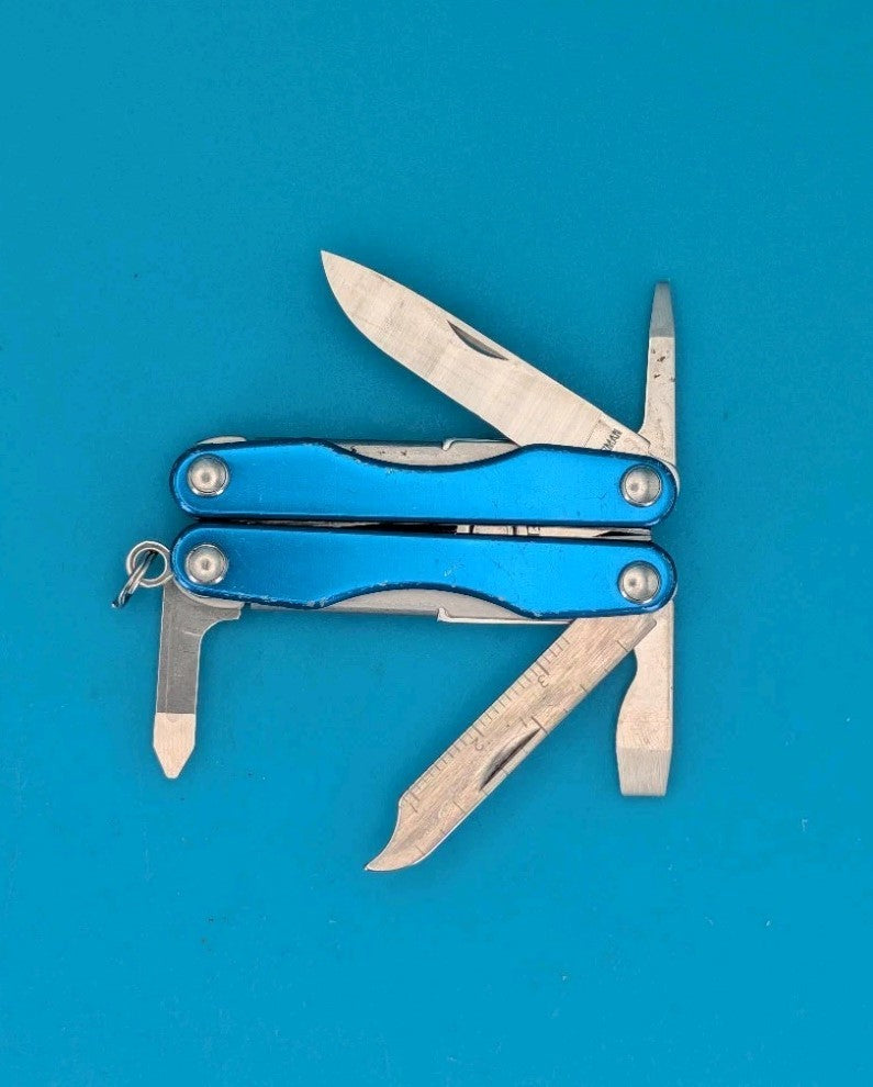 Leatherman Squirt S4 Multi-Tool, Key Ring, Retired, BLUE!