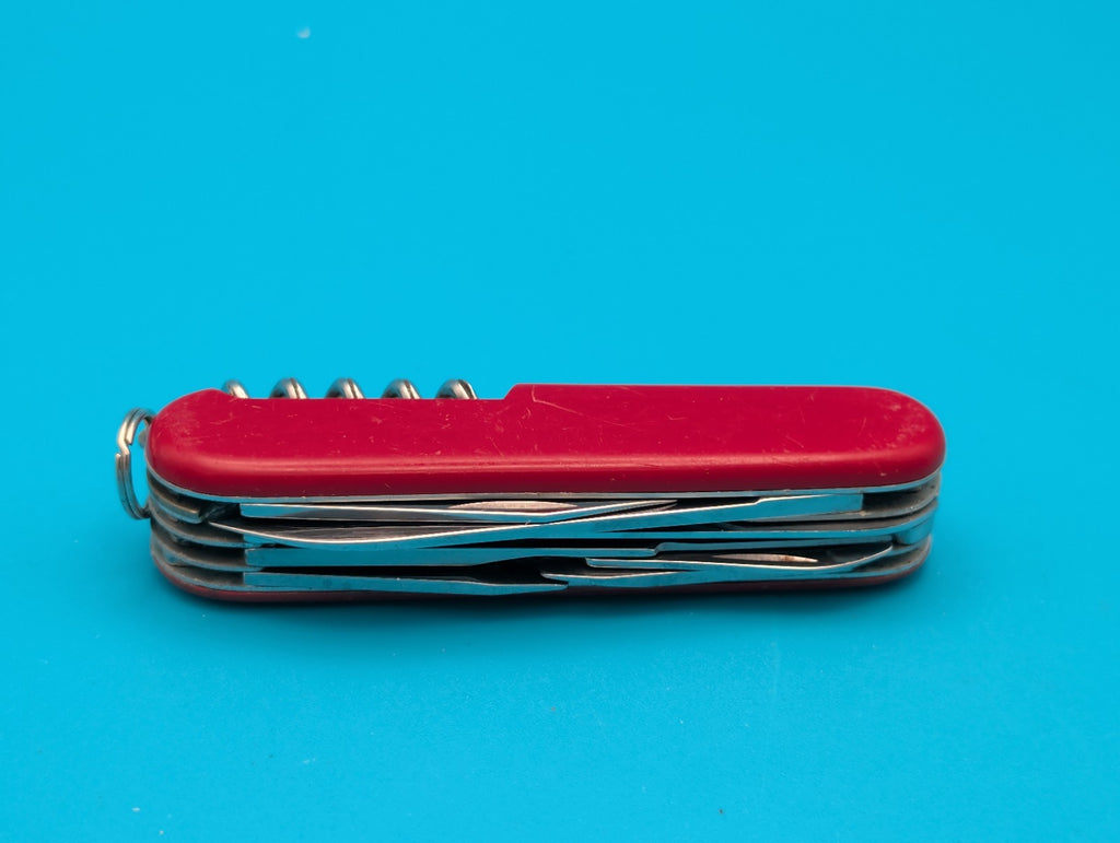 VINTAGE VICTORINOX VICTORIA RED HUNTSMAN KNIFE MULTI TOOL!