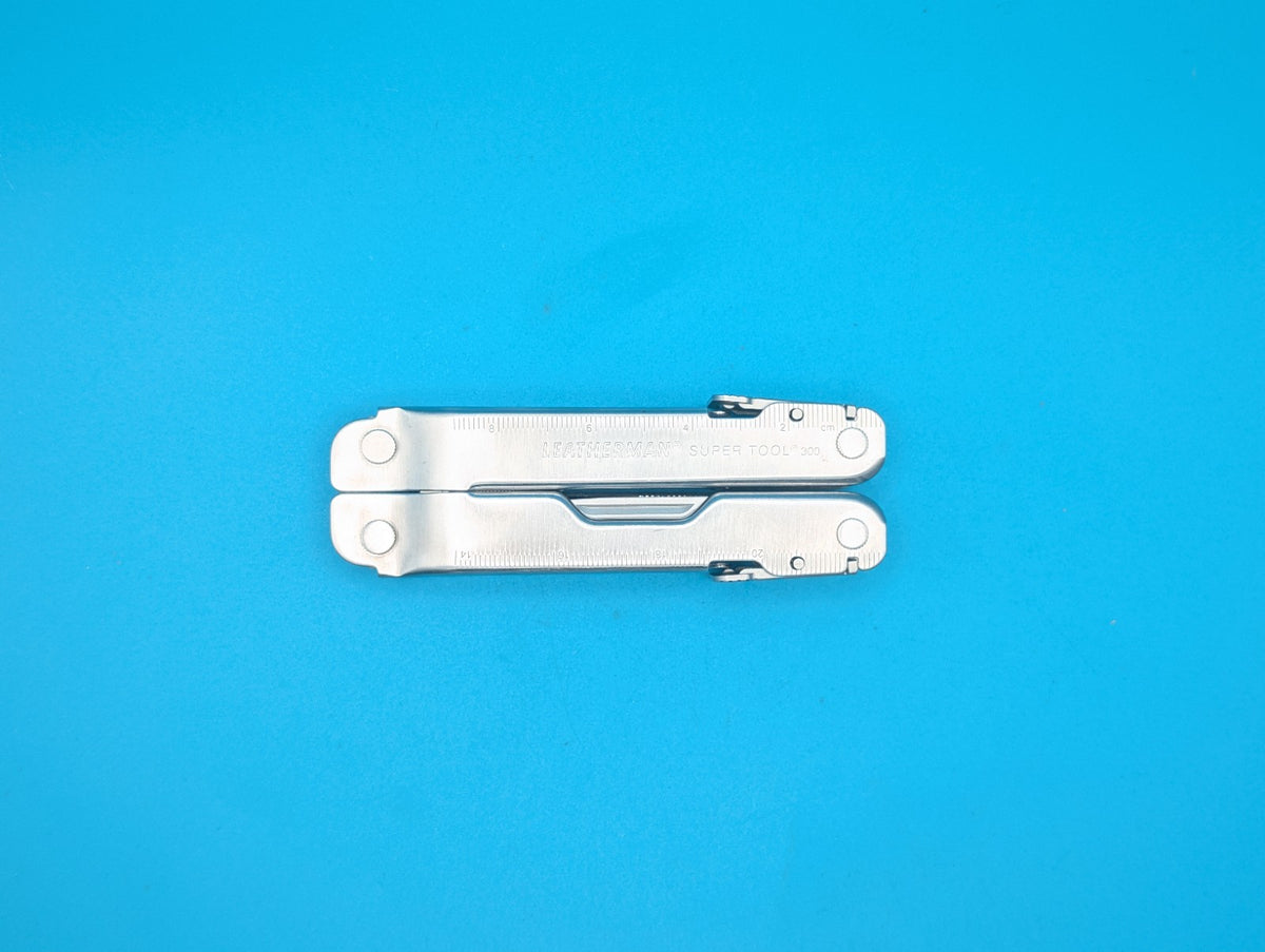 Leatherman Stainless Steel Super Tool 300 Multitool!