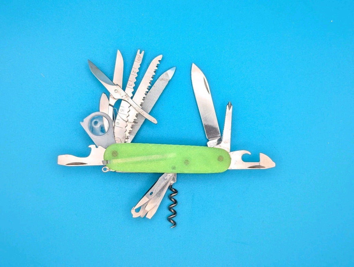 Victorinox Champion Firefly Green Glow in the Dark Swiss Army Knife Multi Tool!