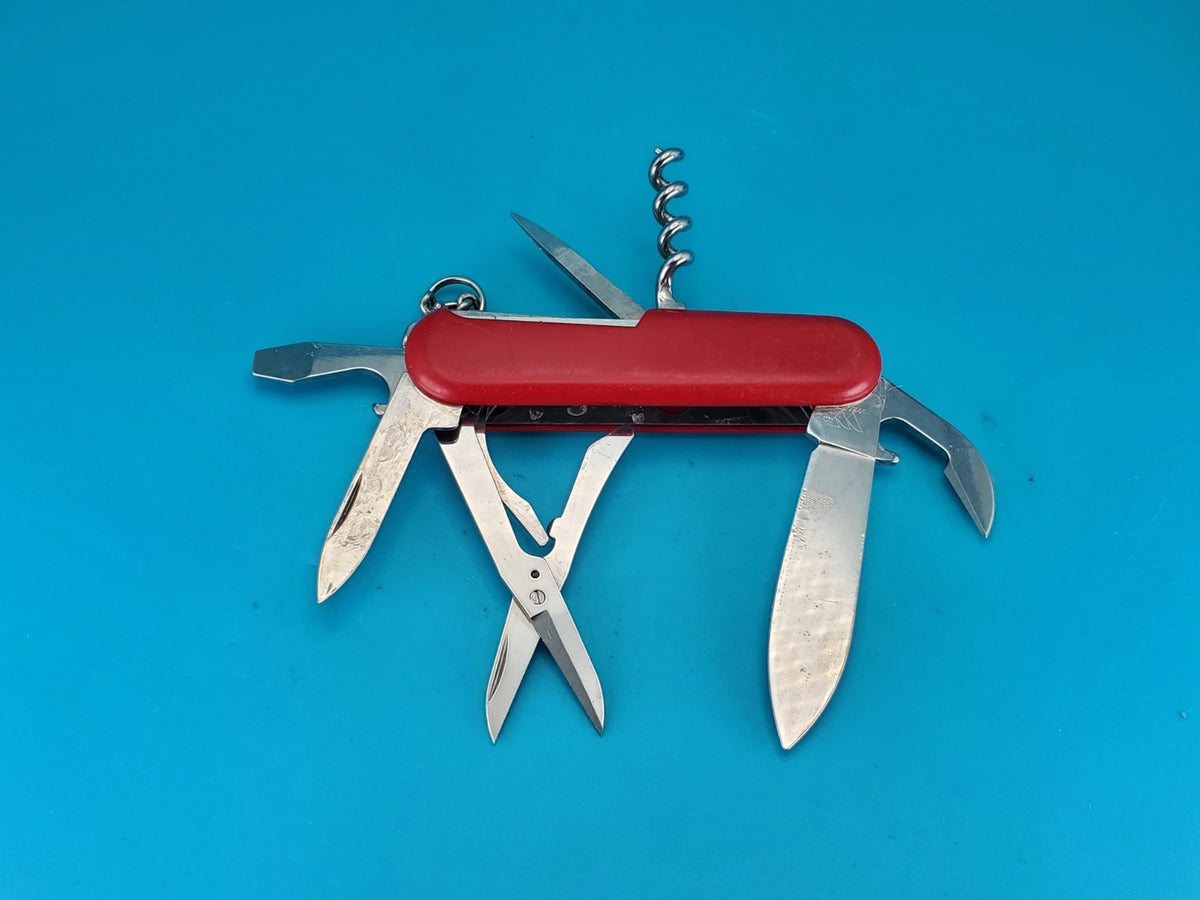 Wenger Traveler Red Swiss Army Knife Multi Tool!