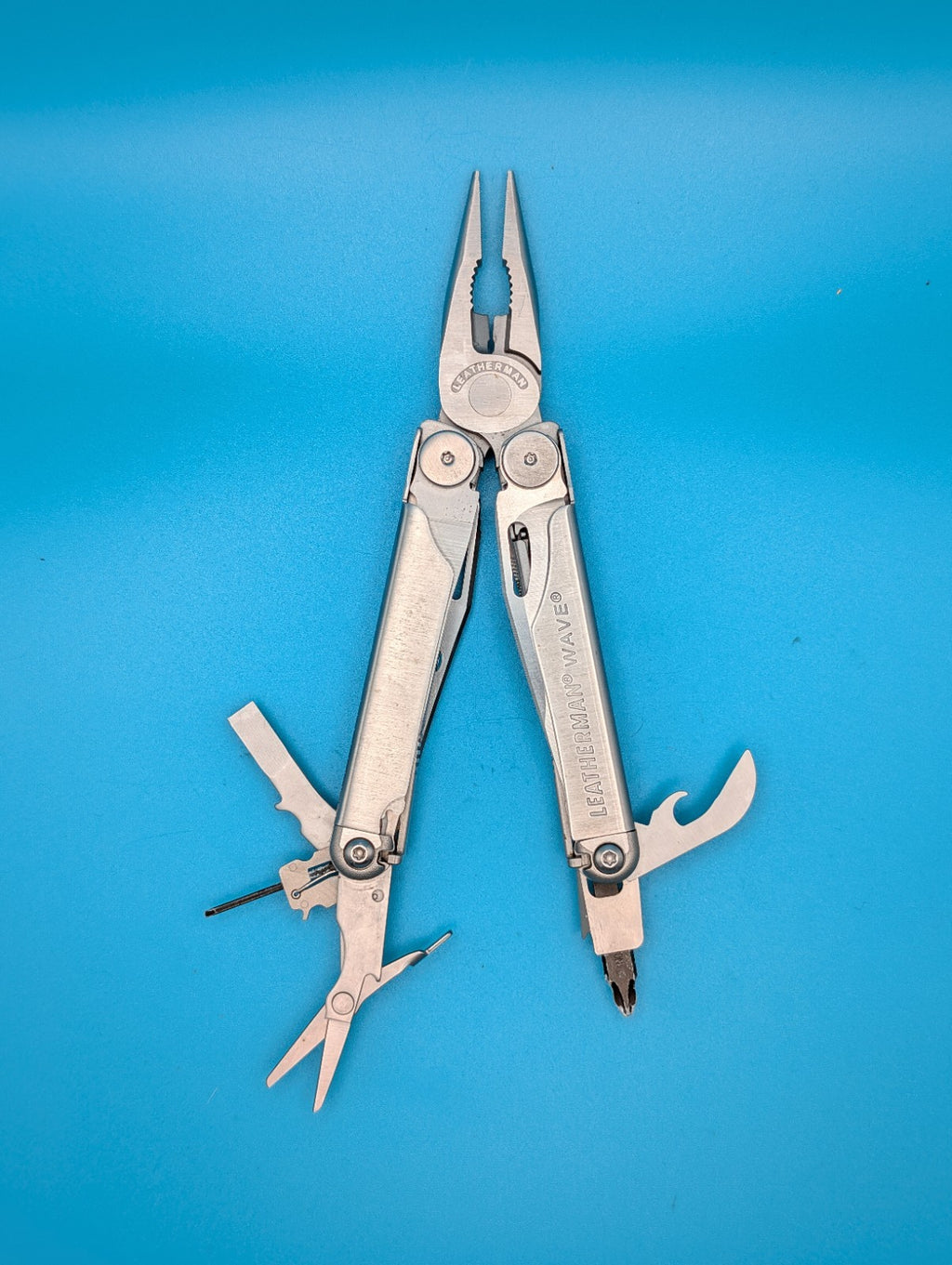 Leatherman Wave Multi Tool! Stainless! Retired! Free Shipping! With Sheath!