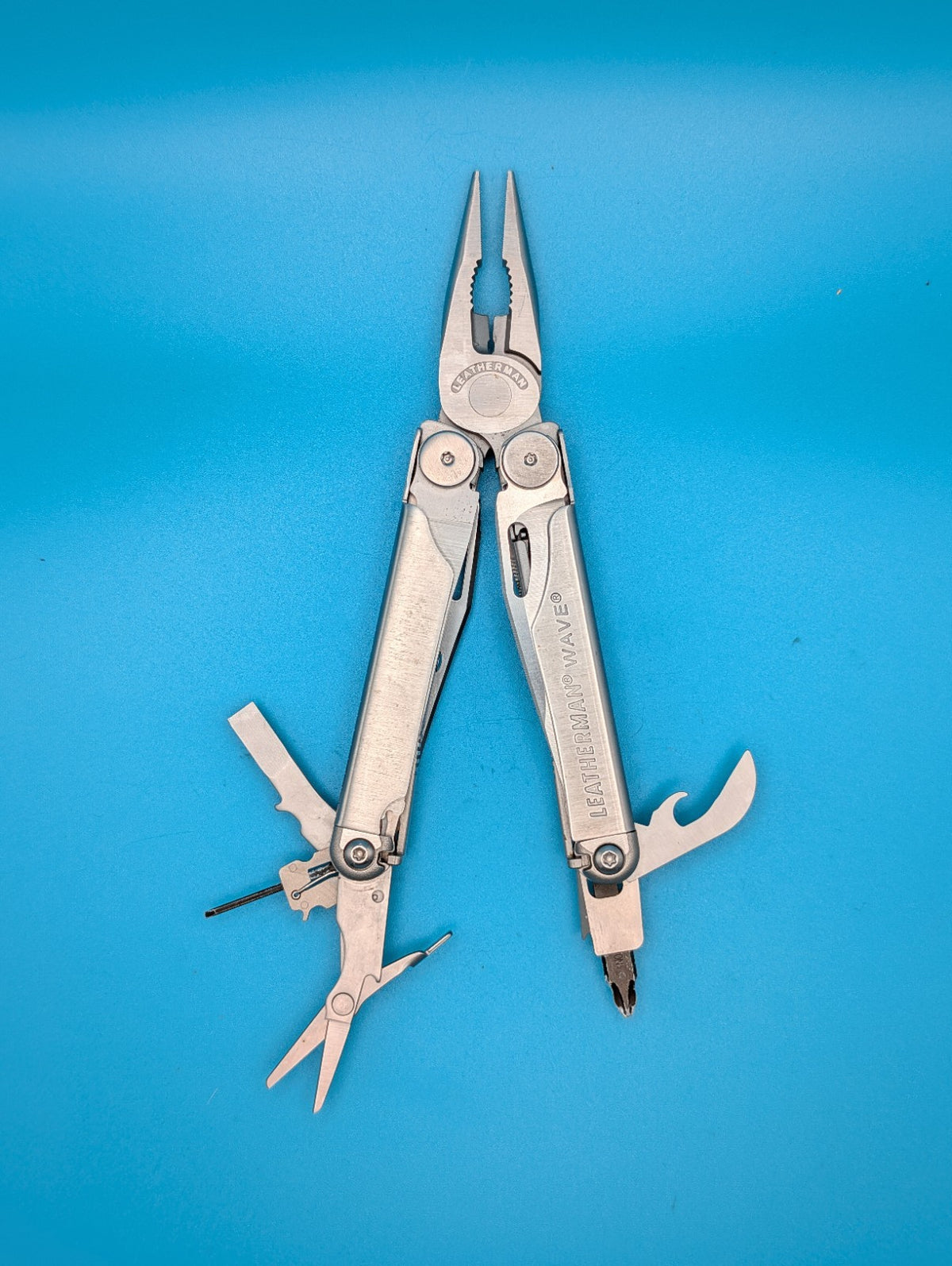 Leatherman Wave Multi Tool! Stainless! Retired! Free Shipping! With Sheath!
