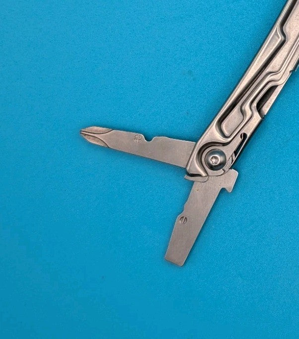 Leatherman Bolster 13 Tool Stainless Steel Multi-Tool! With Sheath!