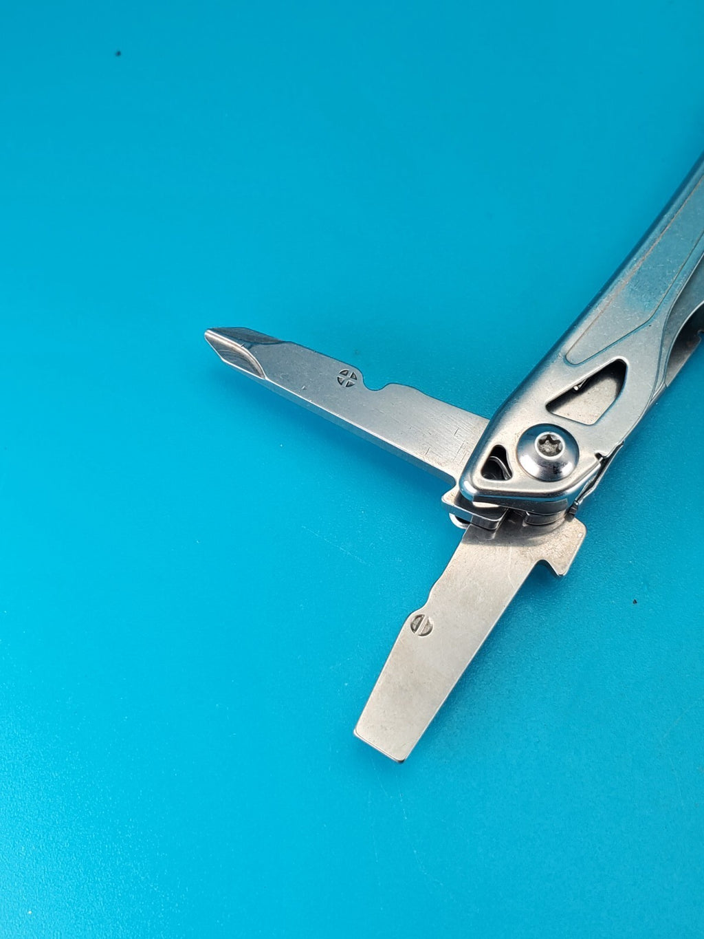 LEATHERMAN WINGMAN MULTI-TOOL! FAST SHIPPING! WITH SHEATH!