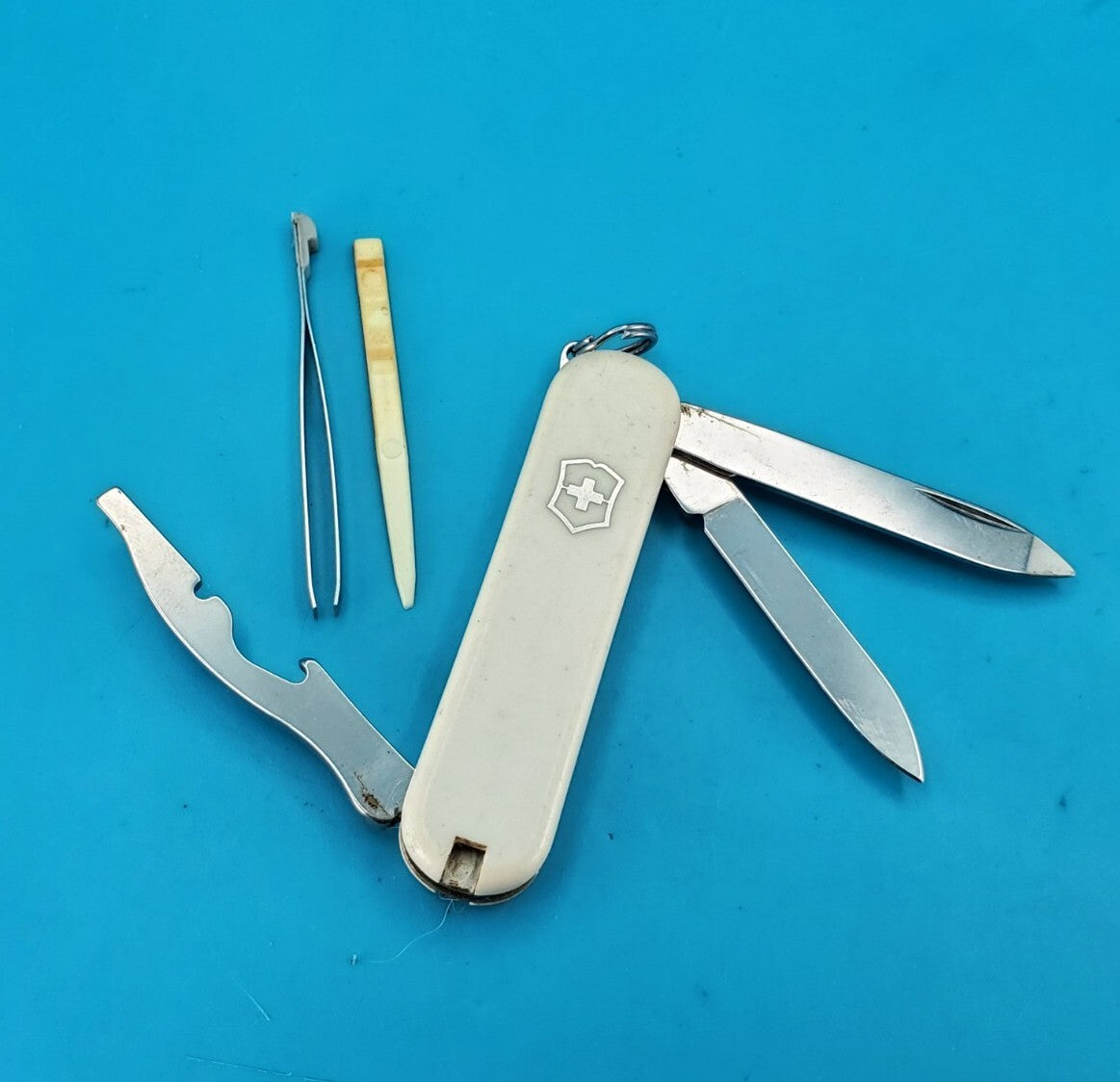 Victorinox ROVER Swiss Army Knife Multi Tool! White! *PEPCID*