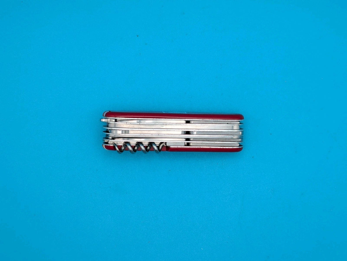 Victorinox Outdoorsman Marlboro Unlimited Swiss Army Knife Multi Tool! W/SHEATH!
