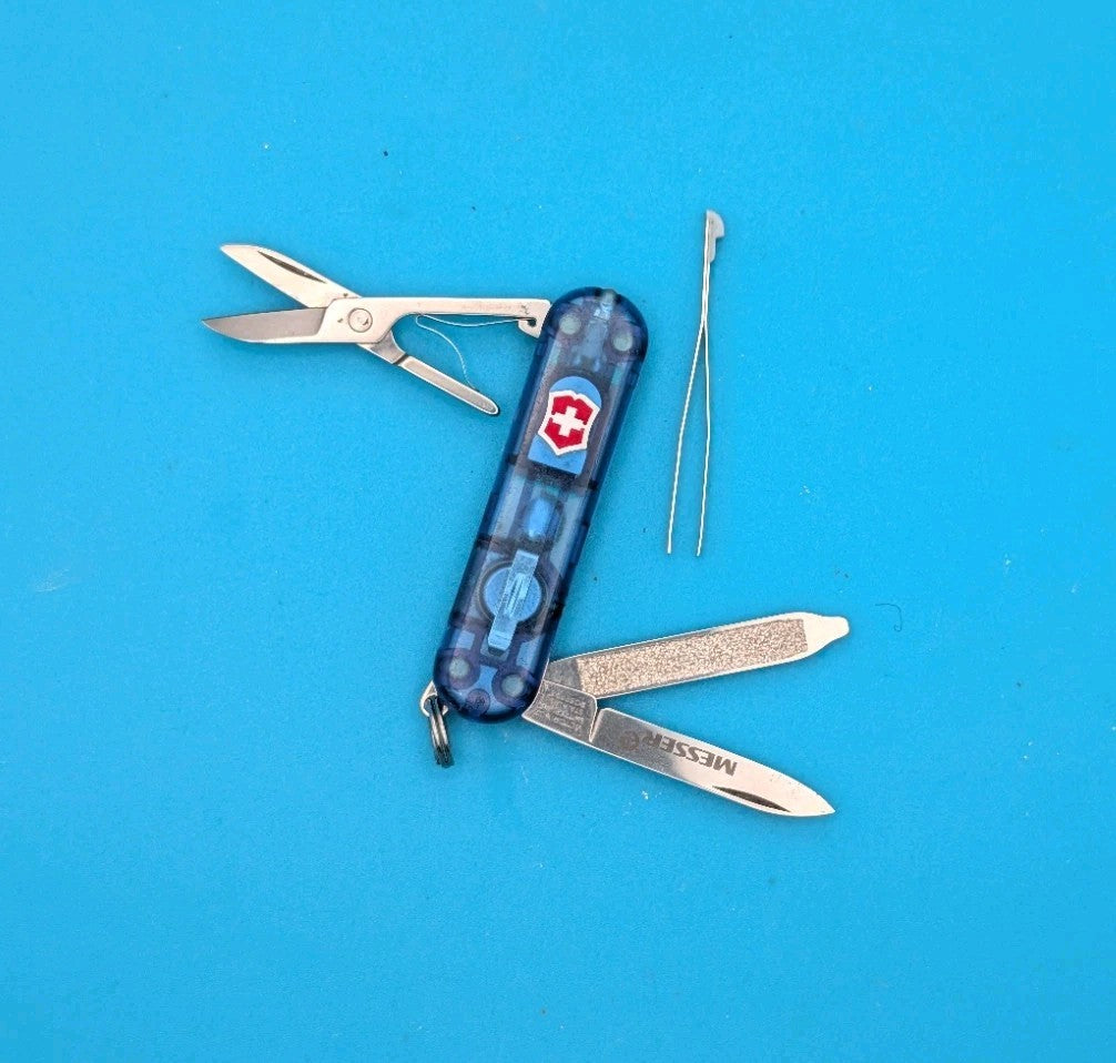 Victorinox Signature Lite Blue Swiss Army Knife! 58mm, Red BRIGHT LED!