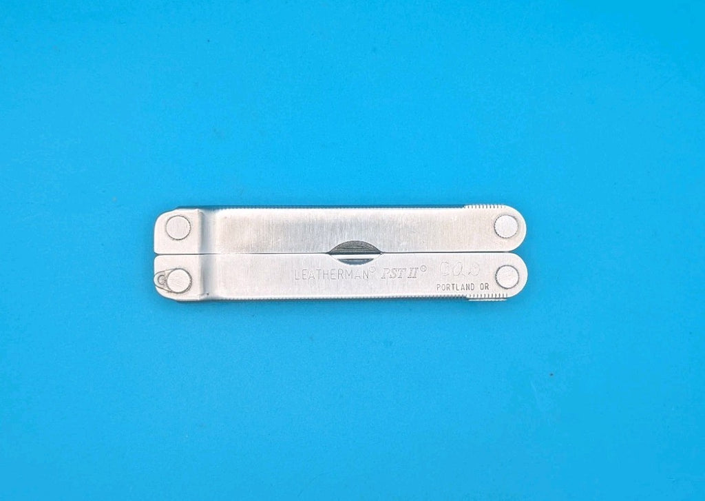 Leatherman PST 2 Multi Tool! 02/99 date stamp! Fast Shipping! With Sheath! *CAD*