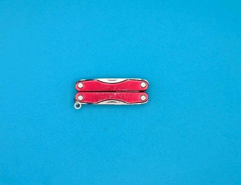Leatherman Squirt S4 Multi-Tool, Key Ring, Retired, RED!