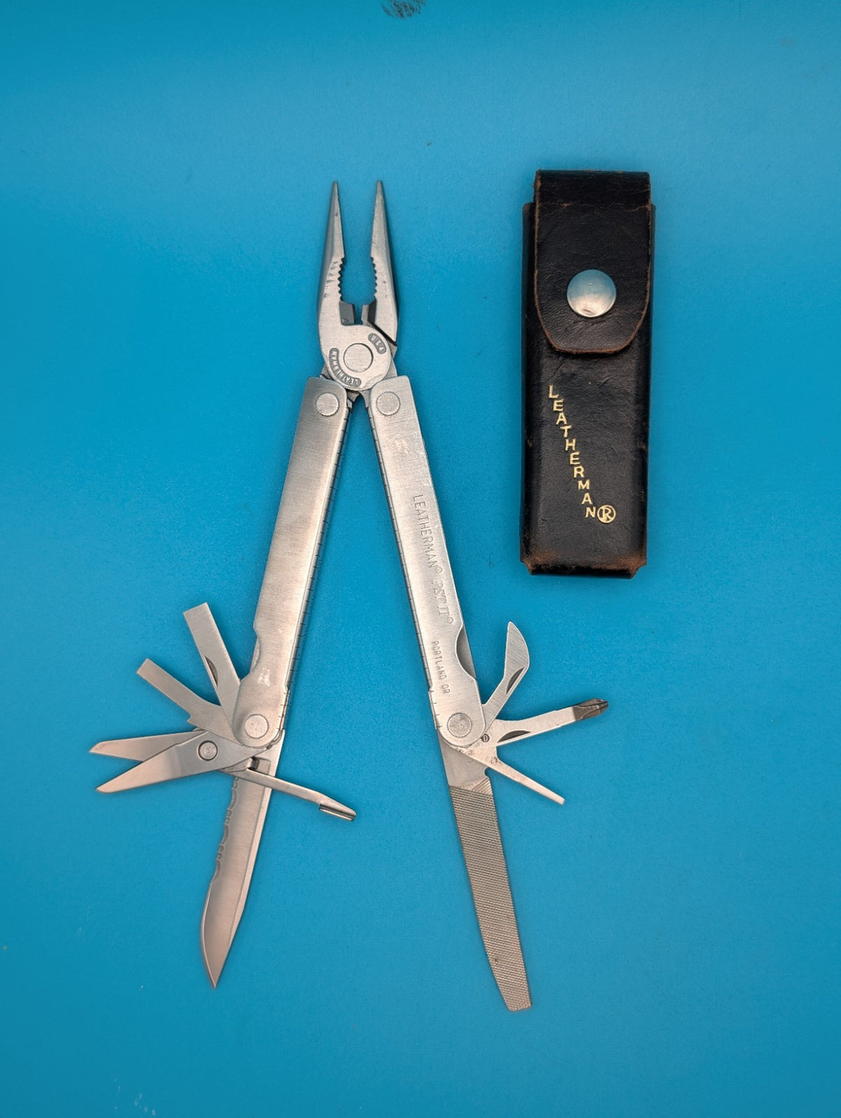 Leatherman PST 2 Multi Tool! 03/01 date stamp! Fast Shipping! With Sheath!