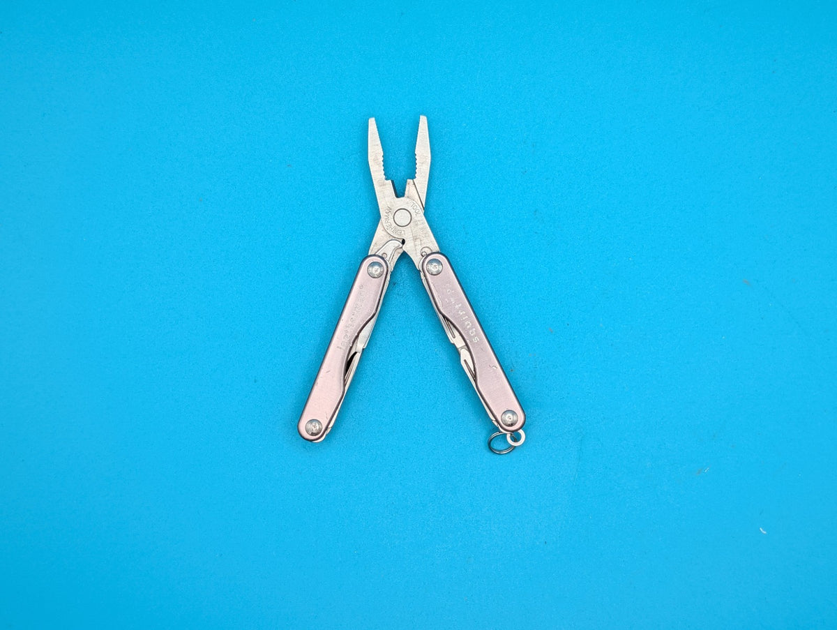Leatherman Squirt P4 Multi-Tool, Key Ring, Retired, GRAY! *WOOD/PATEL*