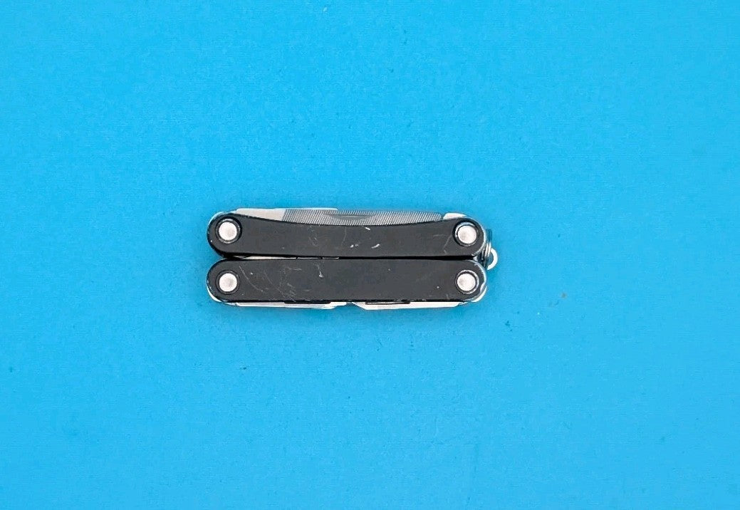 Leatherman SQUIRT PS4 Multi-Tool! BLACK! *broken scissors spring*