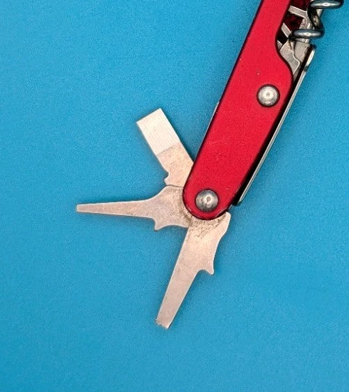 Leatherman Juice C2 Red Multi Tool! RETIRED! *WORN/LOOSE CORKSCREW*