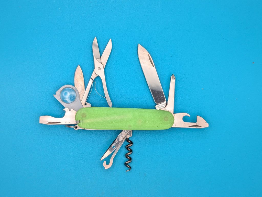 CUSTOM VICTORINOX EXPLORER GLOW IN THE DARK SWISS ARMY KNIFE MULTI TOOL! 91mm