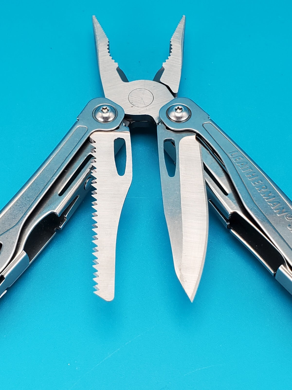 Leatherman Sidekick Multi-Tool, Knife, Pliers, Saw, Stainless!