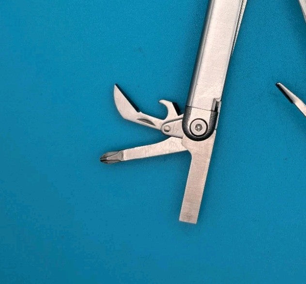 Leatherman Wave Original Vintage Retired, Dated 0799 (Aug, 1999)