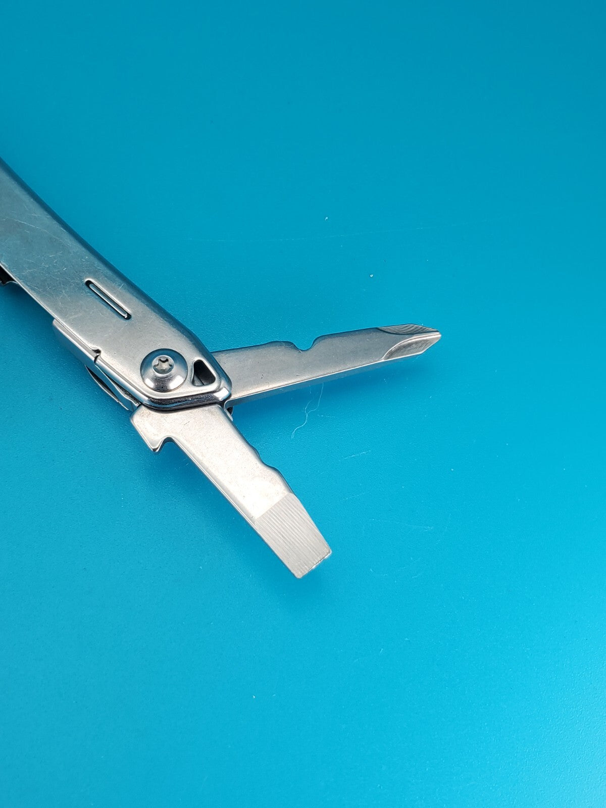 LEATHERMAN WINGMAN MULTI-TOOL! FAST SHIPPING!