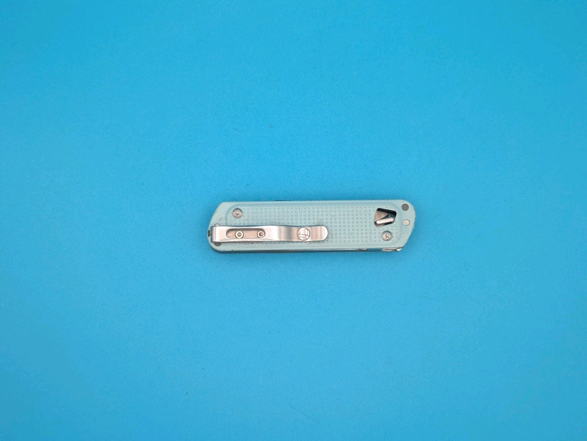 Leatherman FREE T4 Pocket Knife Multi-tool! Teal! RETIRED!