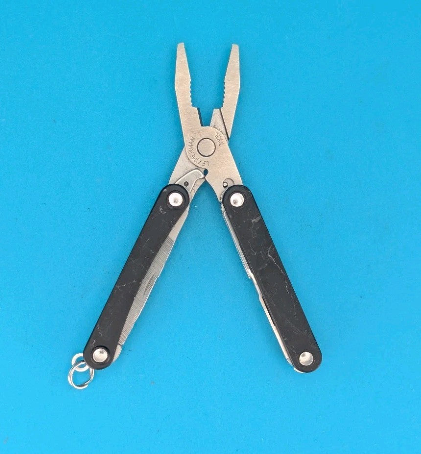 Leatherman SQUIRT PS4 Multi-Tool With Pliers Scissors Knife BLACK!