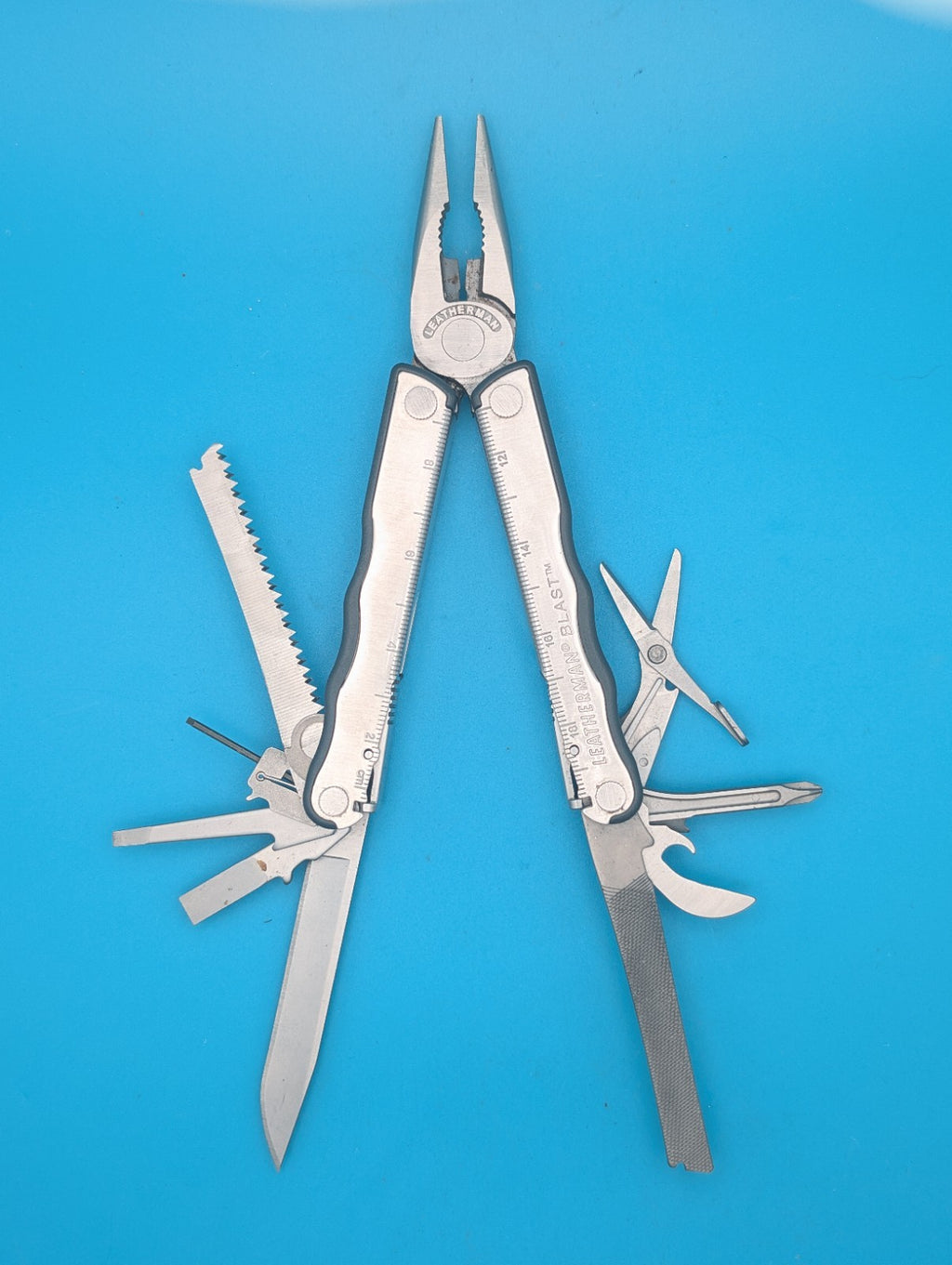 Leatherman BLAST Multi-Tool , Retired Multitool w/ Knife Pliers! With Sheath!