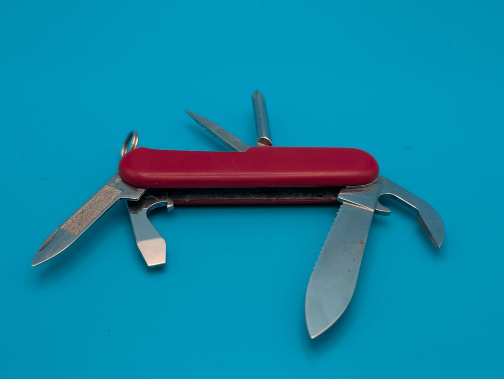 Wenger Serrated Highlander Red Swiss Army Knife Multi Tool! 85mm