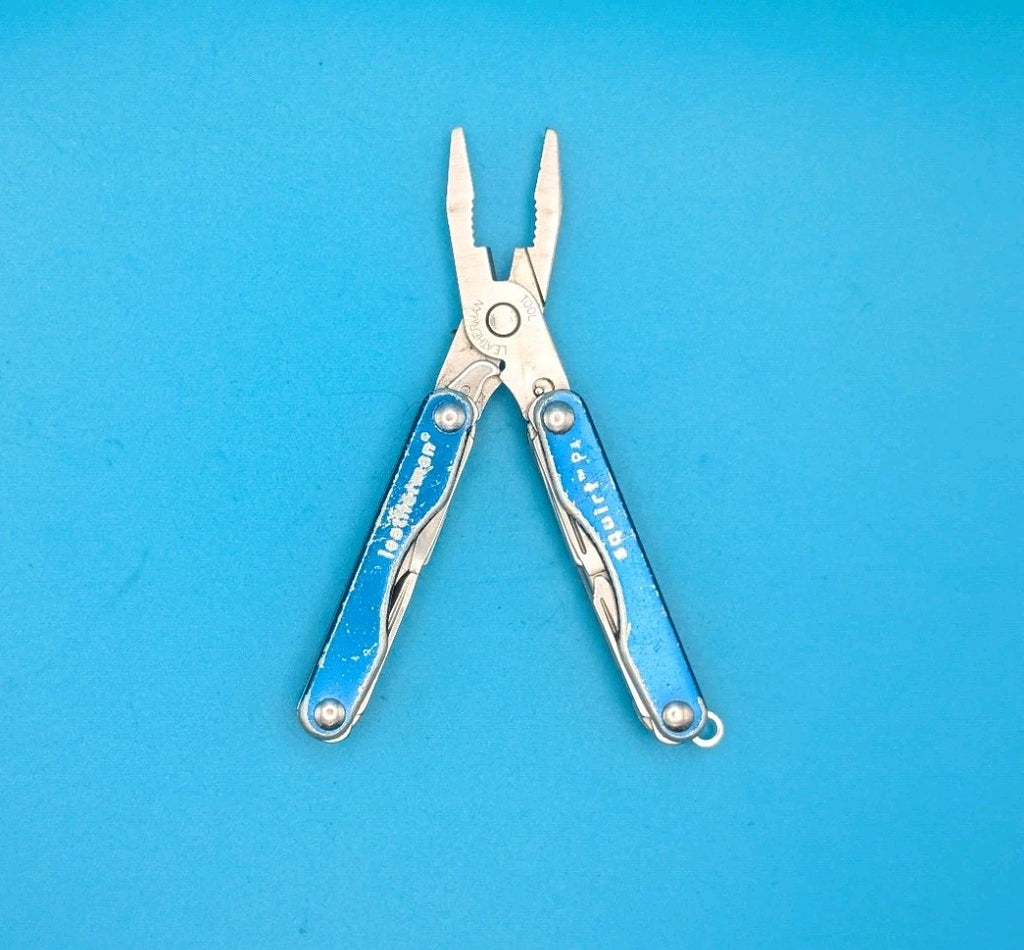Leatherman Squirt P4 Multi-Tool, Key Ring, Retired, BLUE!