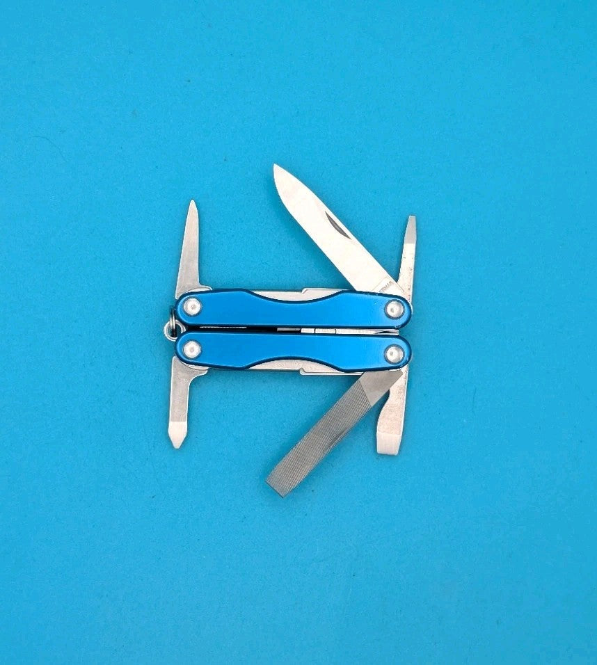 Leatherman Squirt P4 Multi-Tool, Key Ring, Retired, BLUE!