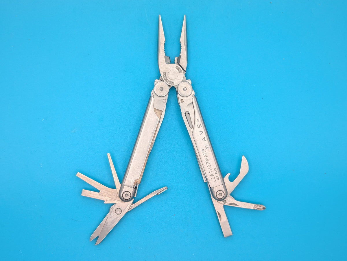 Vintage Leatherman Wave Original Multi Tool! , Dated 03/02 (MAR, 2002)