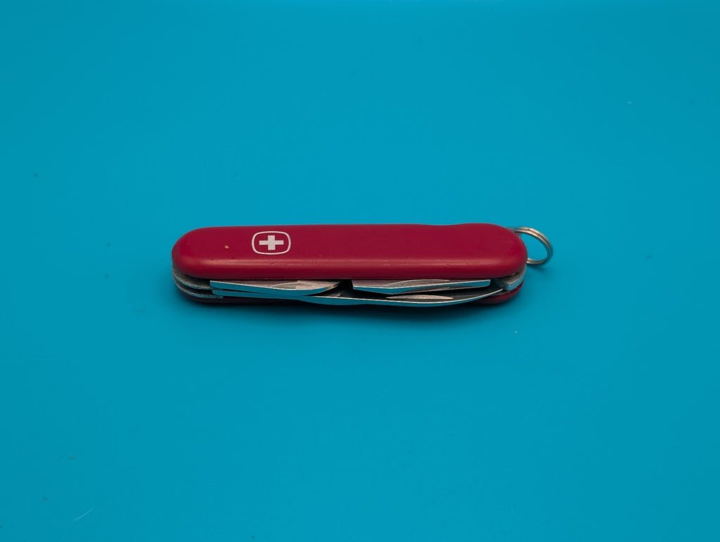 Wenger Serrated Highlander Red Swiss Army Knife Multi Tool! 85mm
