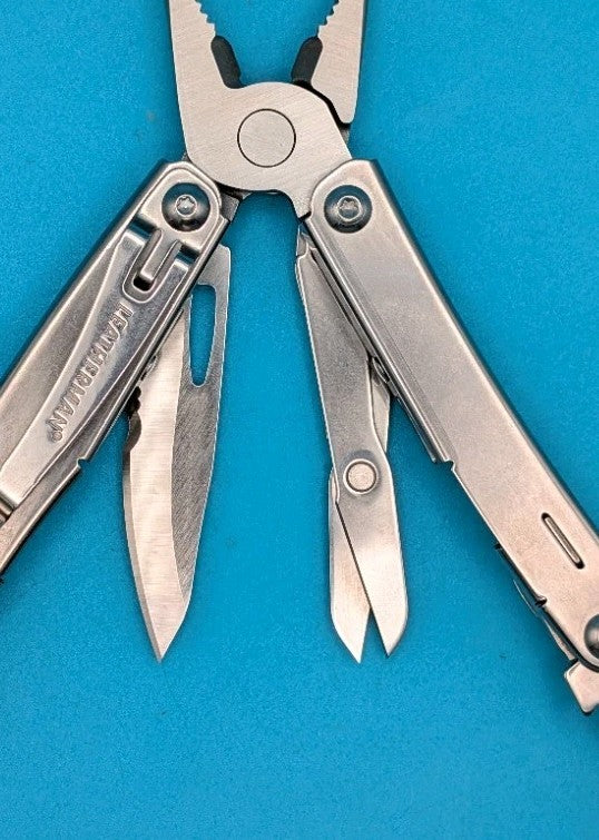 LEATHERMAN WINGMAN MULTI-TOOL! WITH SHEATH! FREE SHIPPING!