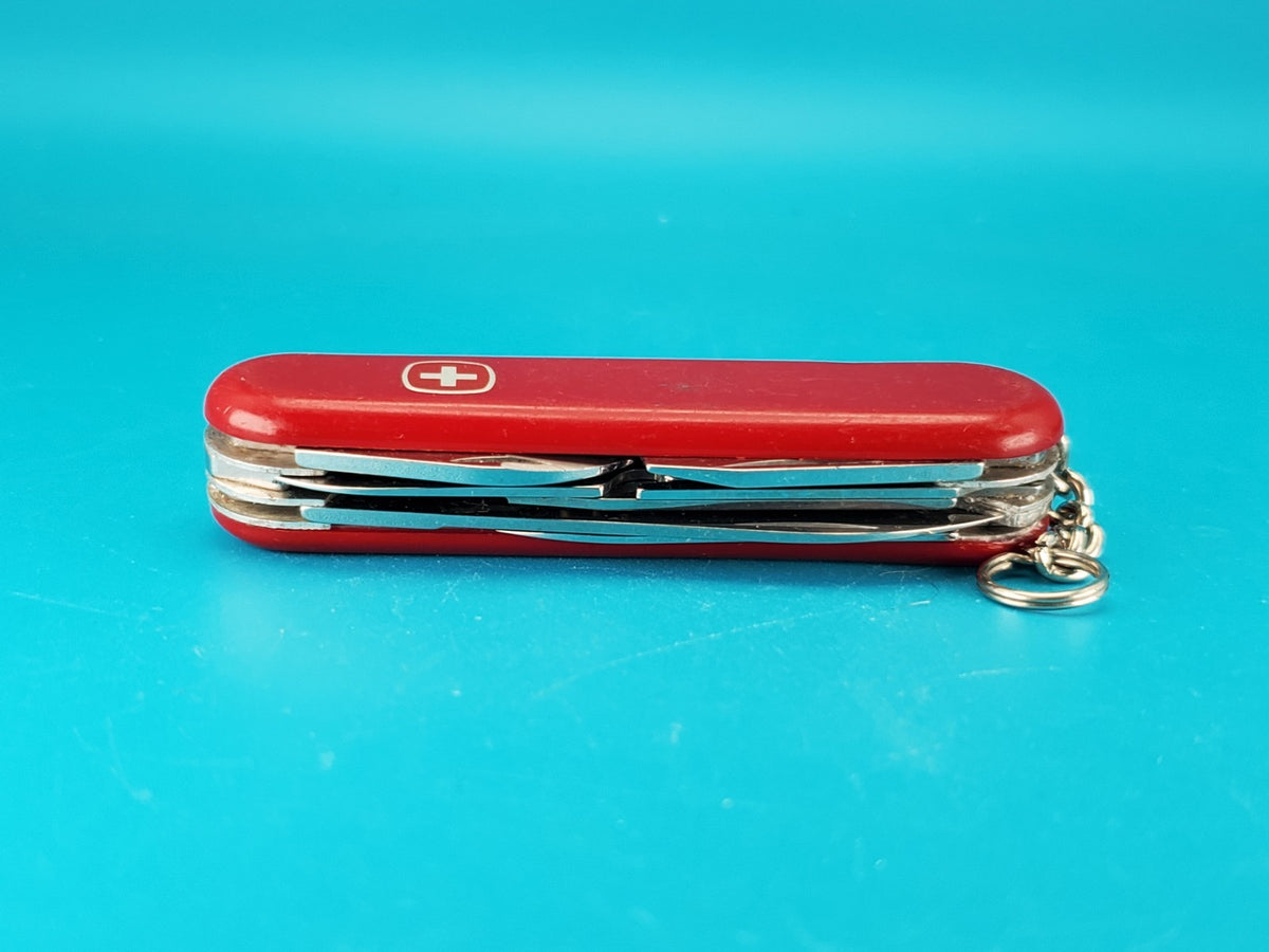 Wenger Serrated Traveler Red Swiss Army Knife Multi Tool!