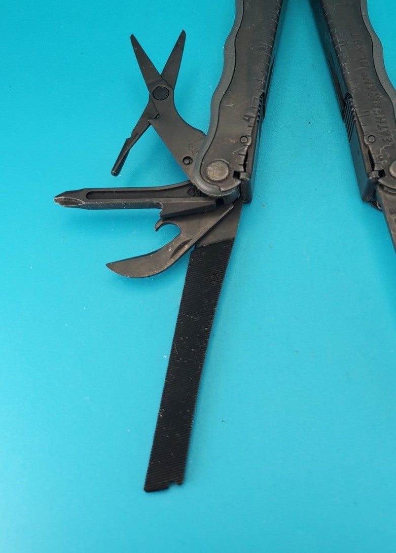 Leatherman BLAST Multi-Tool , Retired Multitool w/ Knife Pliers! BLACK OXIDE!
