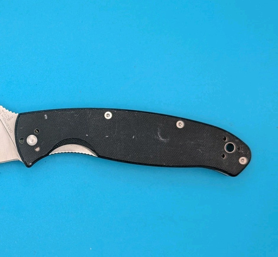 Spyderco Resilience Lightweight Folding Knife, SS Blade, Black FRN Handle