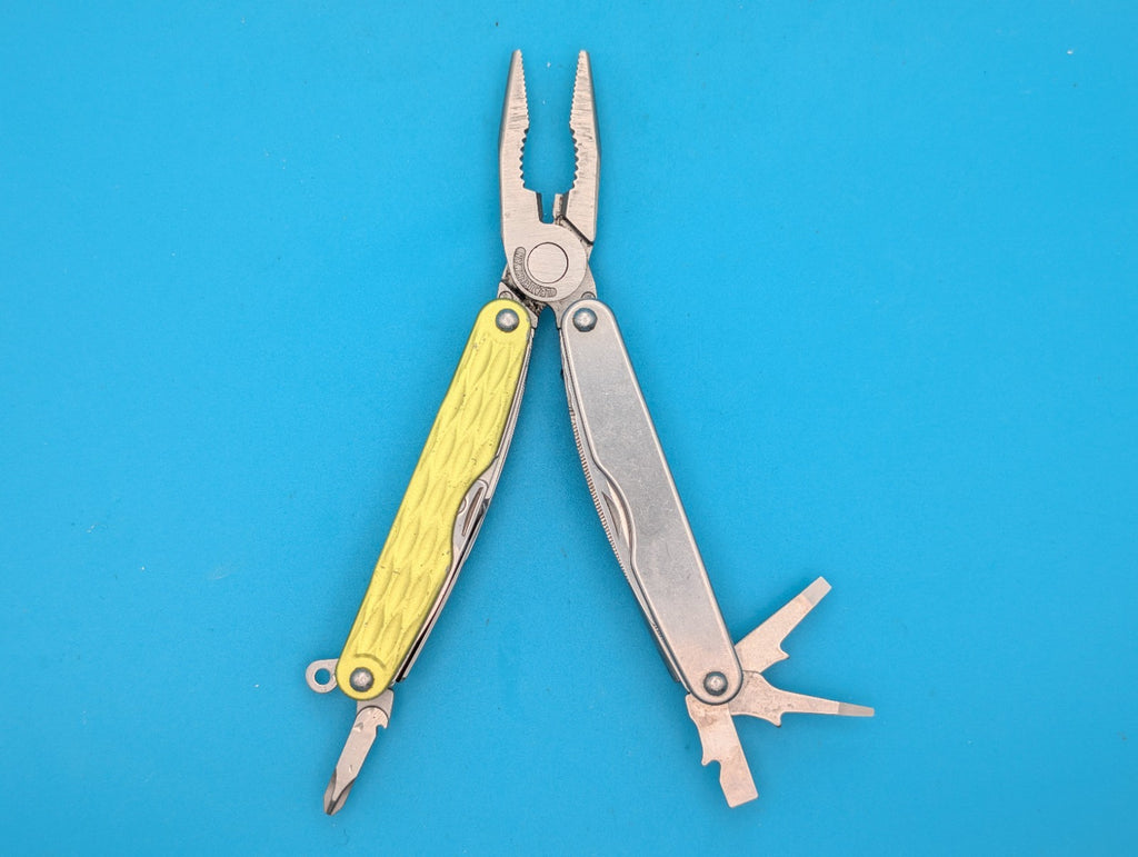 Leatherman Juice XE6 Moss Green Multi-Tool Pocket Knife Made in USA! RARE!