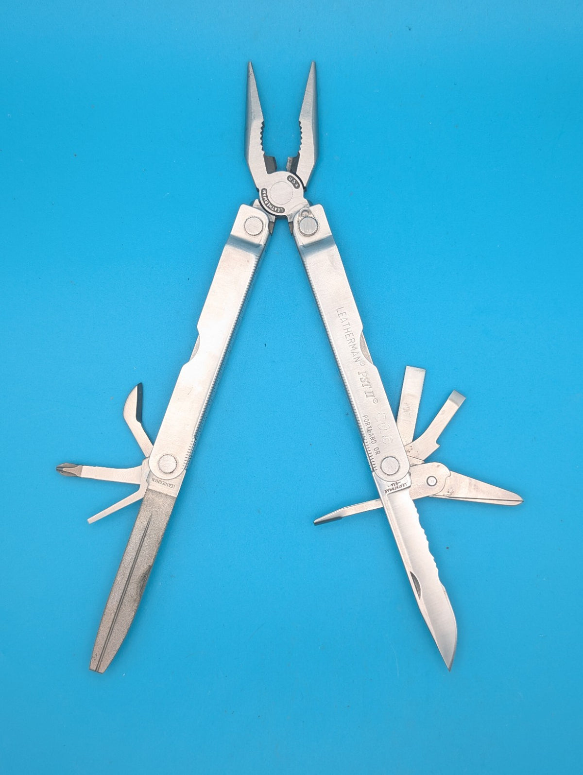 Leatherman PST 2 Multi Tool! 02/99 date stamp! Fast Shipping! With Sheath! *CAD*