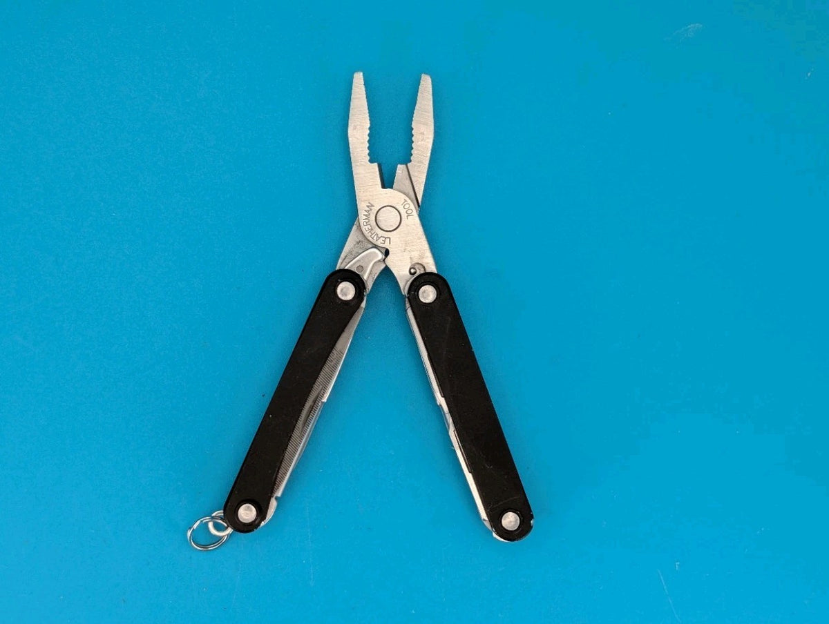 Leatherman SQUIRT PS4 Multi-Tool With Pliers Scissors Knife BLACK!