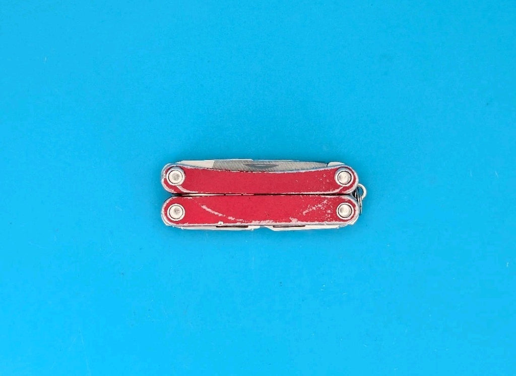 Leatherman SQUIRT PS4 Multi-Tool With Pliers Scissors Knife RED!