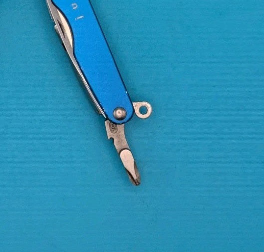 Leatherman Juice CS4 Multi Tool! Retired! GLACIER BLUE! *MICHAEL SIMMONS*